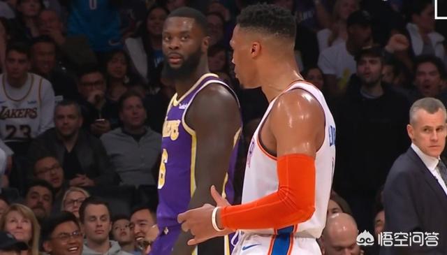 吉他与时尚：这些明星的吉他造型，你敢模仿吗？