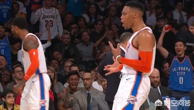 吉他与时尚：这些明星的吉他造型，你敢模仿吗？